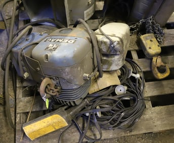 DEMAG  2200 LB. LIFT