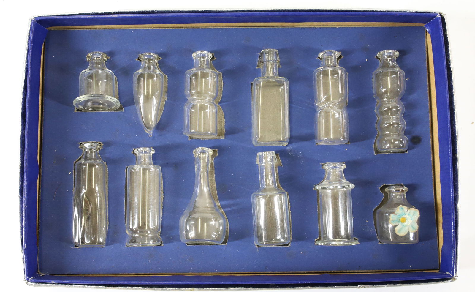 BOX OF PERFUME BOTTLE SAMPLES (1 of 3)
