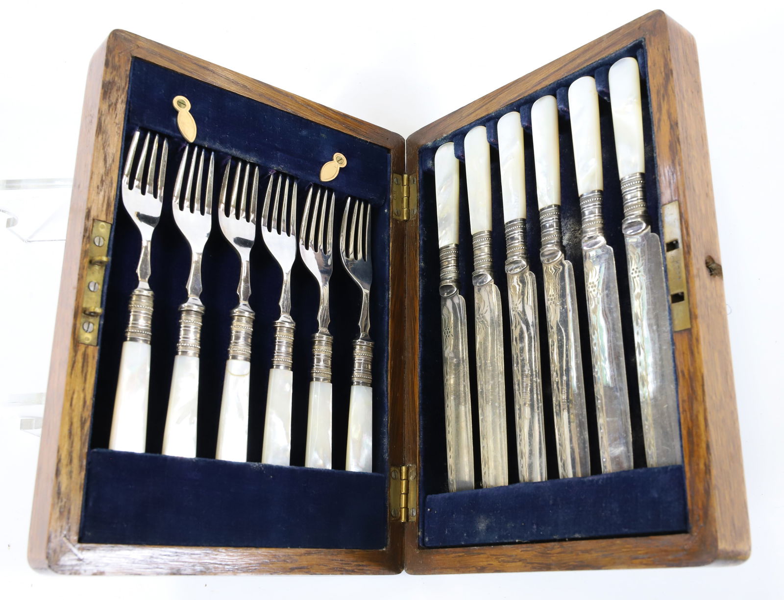ANTIQUE SET OF MOTHER-OF-PEARL FORKS AND KNIVES (1 of 4)