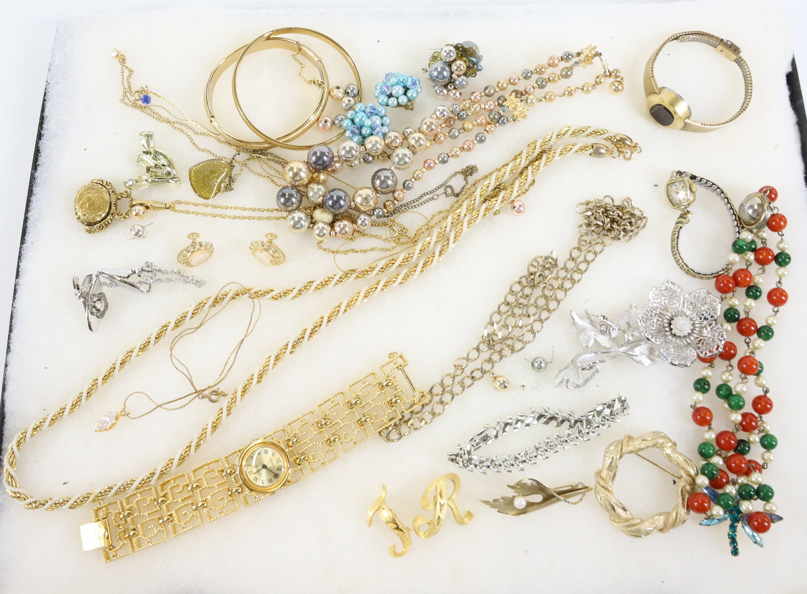 LOT OF COSTUME JEWELRY: INCLUDING: NECKLACES, BRACELETS, WATCHES AND MORE. TERMS: PLEASE READ CAREFULLY - Terms for Purchasing and Shipping of Auction Items. Please read carefully before bidding. All payments for purchases w