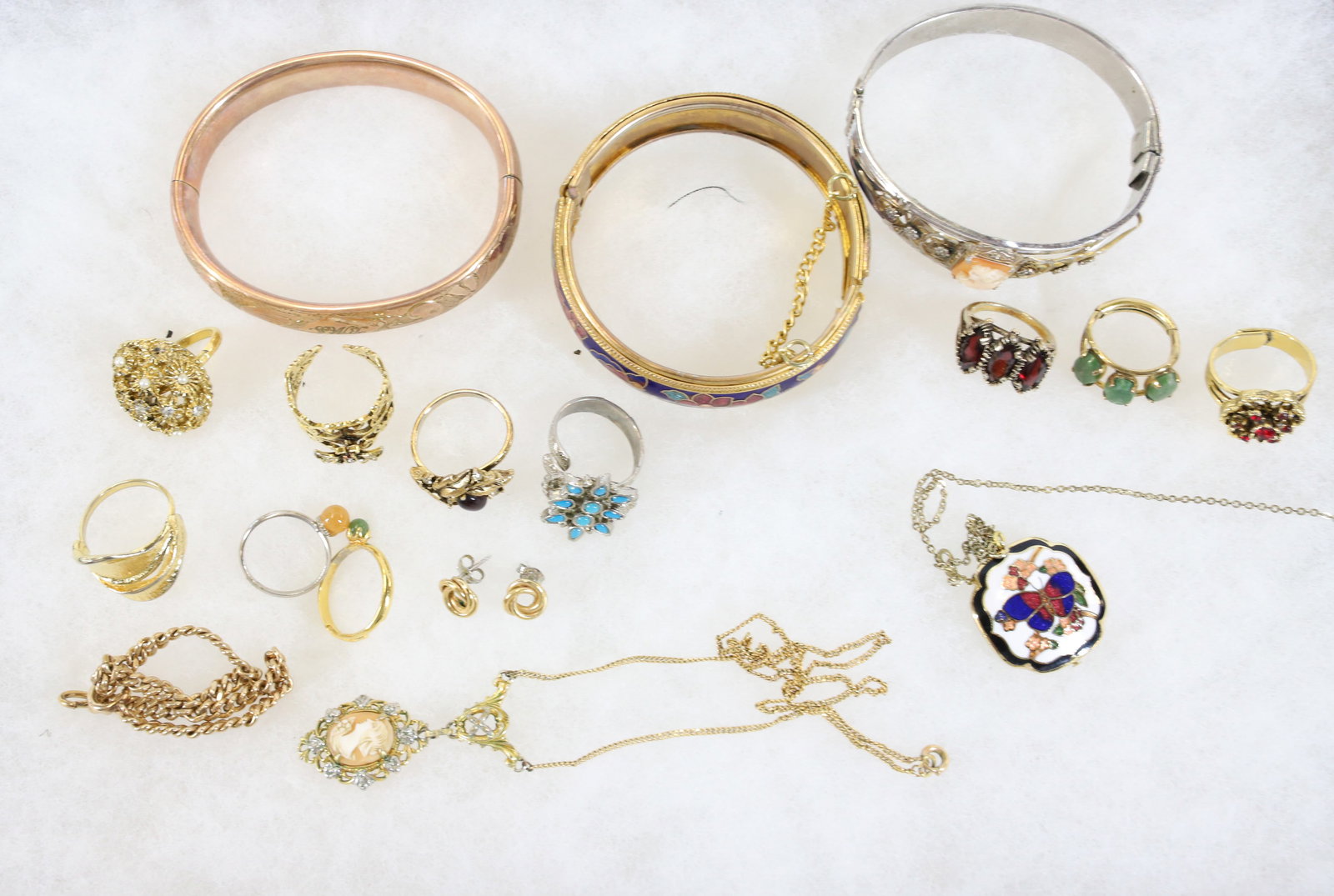 LOT OF COSTUME JEWELRY: INCLUDING: RINGS, BRACELETS AND MORE. TERMS: PLEASE READ CAREFULLY - Terms for Purchasing and Shipping of Auction Items. Please read carefully before bidding. All payments for purchases will be made t