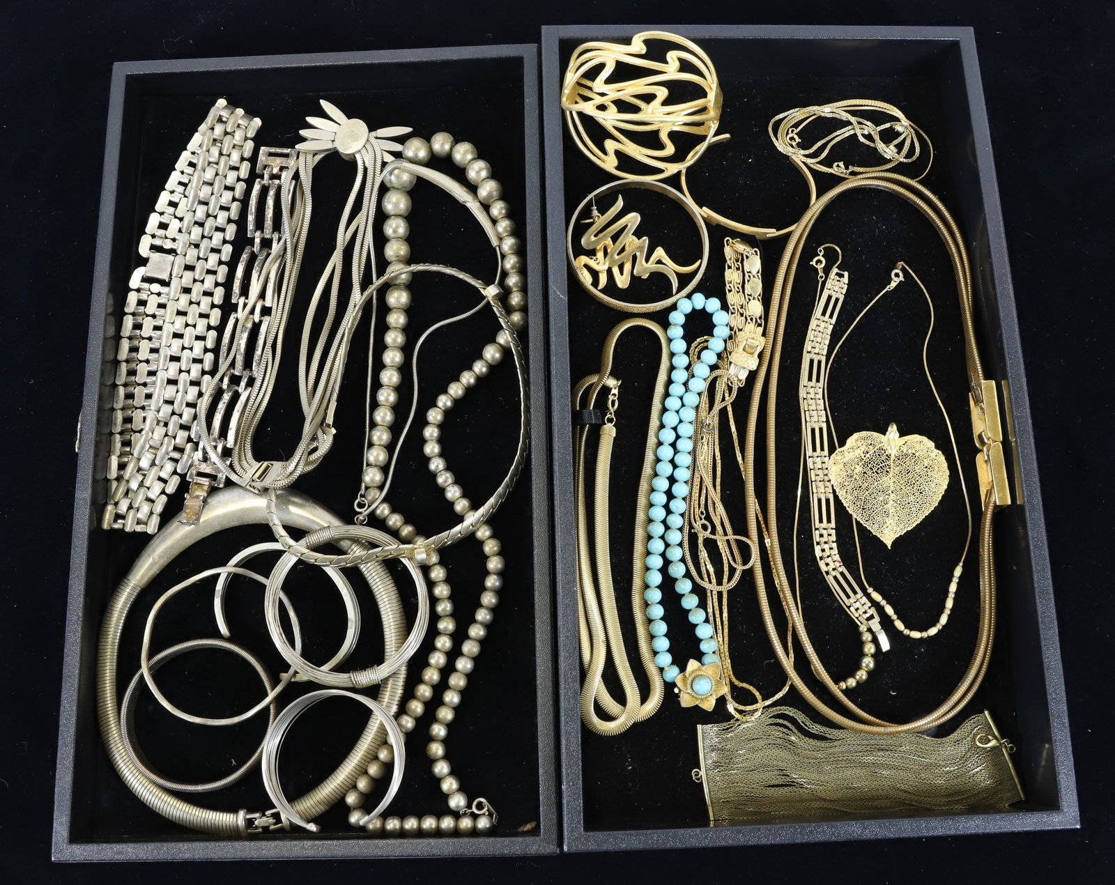 LOT OF SILVER/GOLD COSTUME JEWELRY: NECKLACES, BRACELETS AND MORE. TERMS: PLEASE READ CAREFULLY - Terms for Purchasing and Shipping of Auction Items. Please read carefully before bidding. All payments for purchases will be made through 