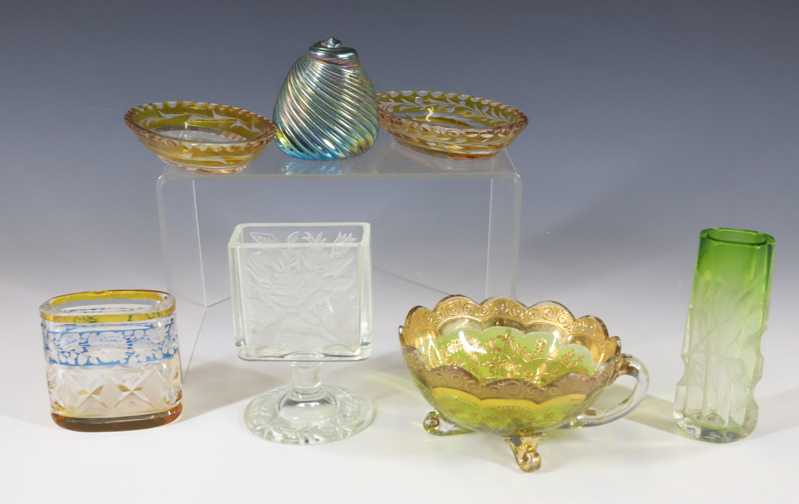 LOT OF ANTIQUE GLASS (1 of 9)