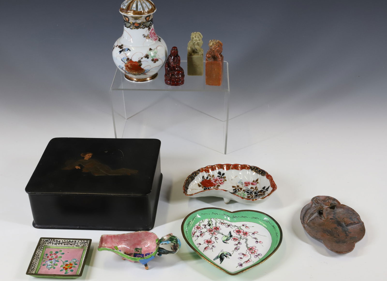 LOT OF VINTAGE ASIAN ITEMS (1 of 8)