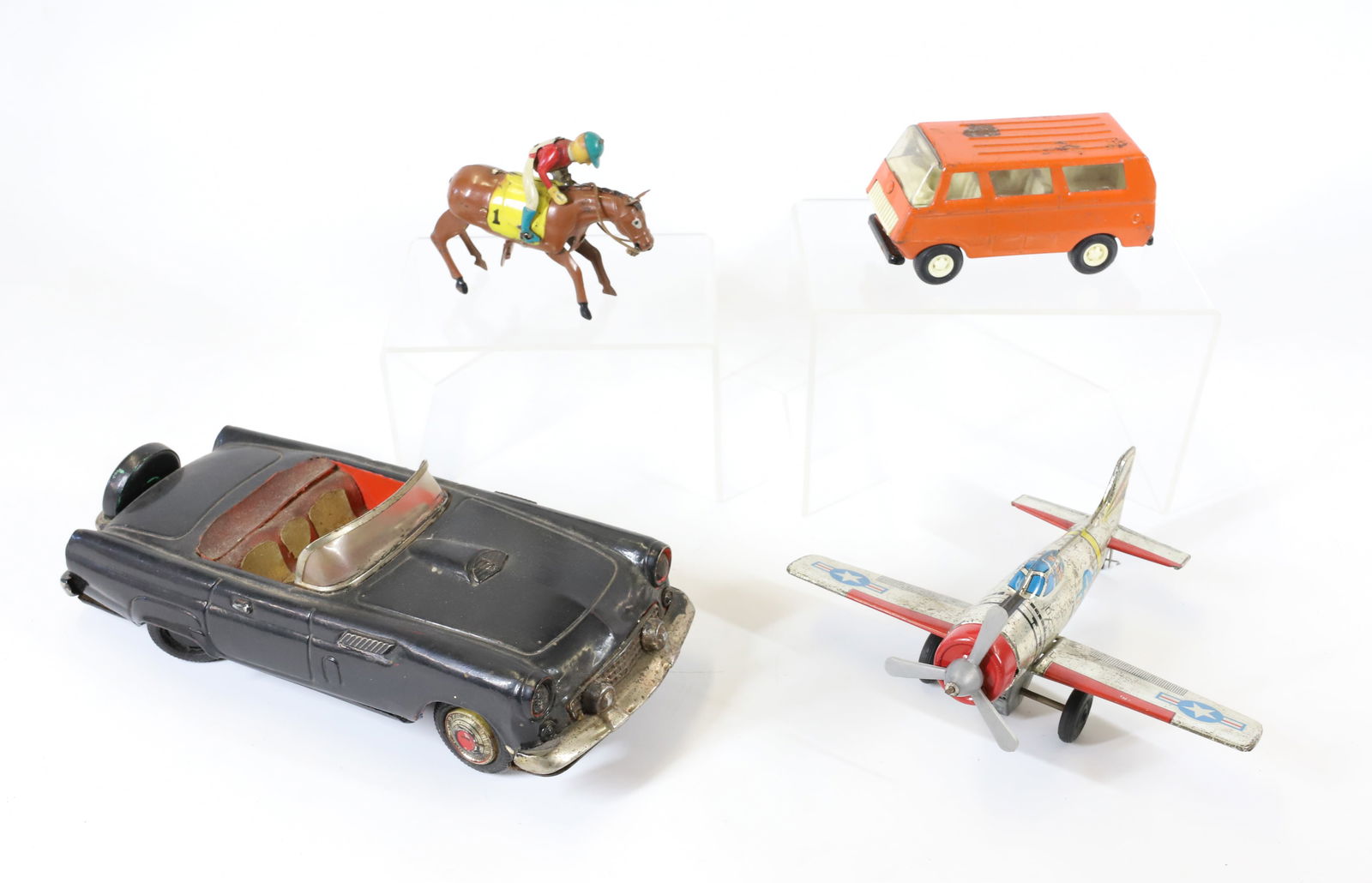 LOT OF VINTAGE TOYS (1 of 6)