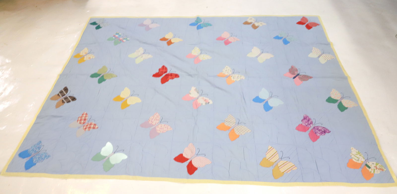 (2) VINTAGE QUILTS (1 of 6)