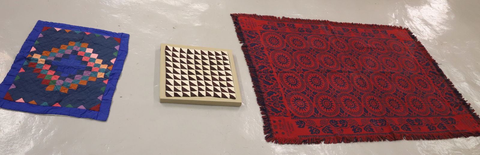 PILLOW SHAM, 1902 QUILT FRAGMENT  AND COVERLET (1 of 9)