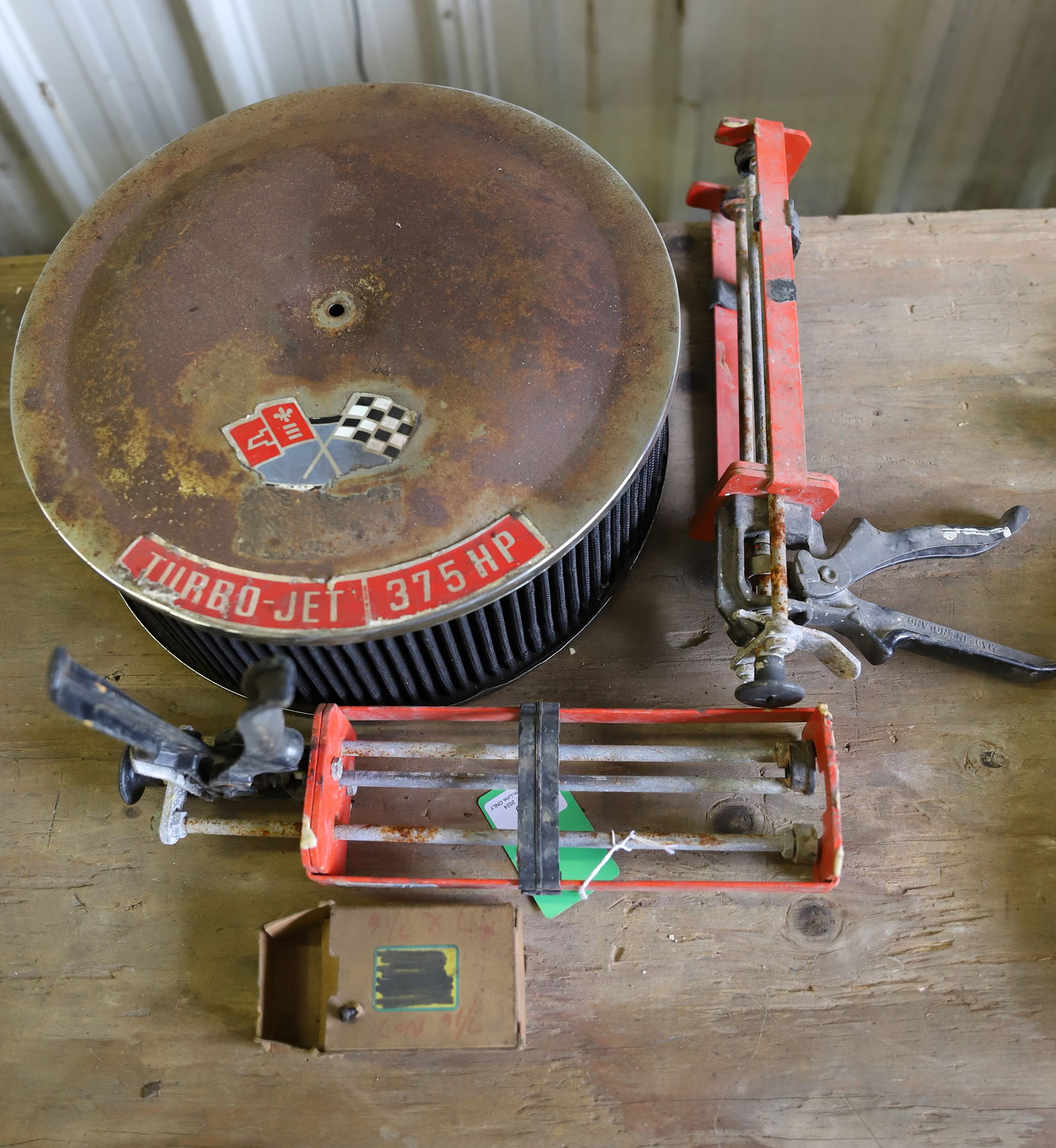 GREASE GUNS, AIR BOX AND MORE. (1 of 1)