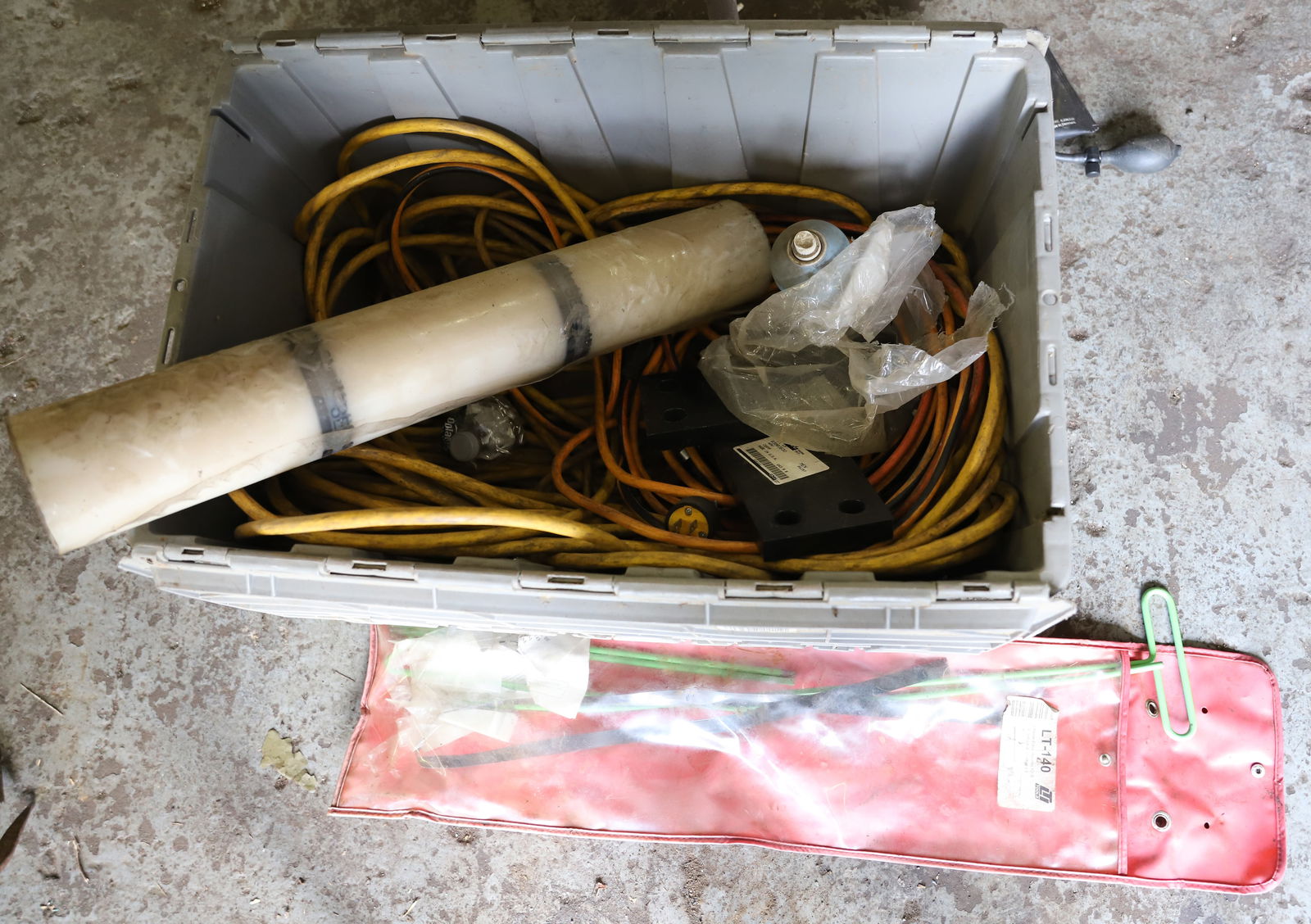 LOT OF MISCELLANEOUS EXTENSION CORDS AND MORE. (1 of 2)