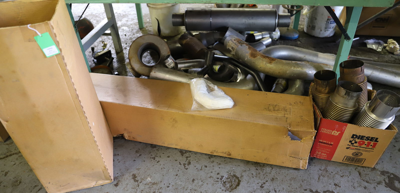 LARGE LOT OF EXHAUST PIPES (1 of 6)