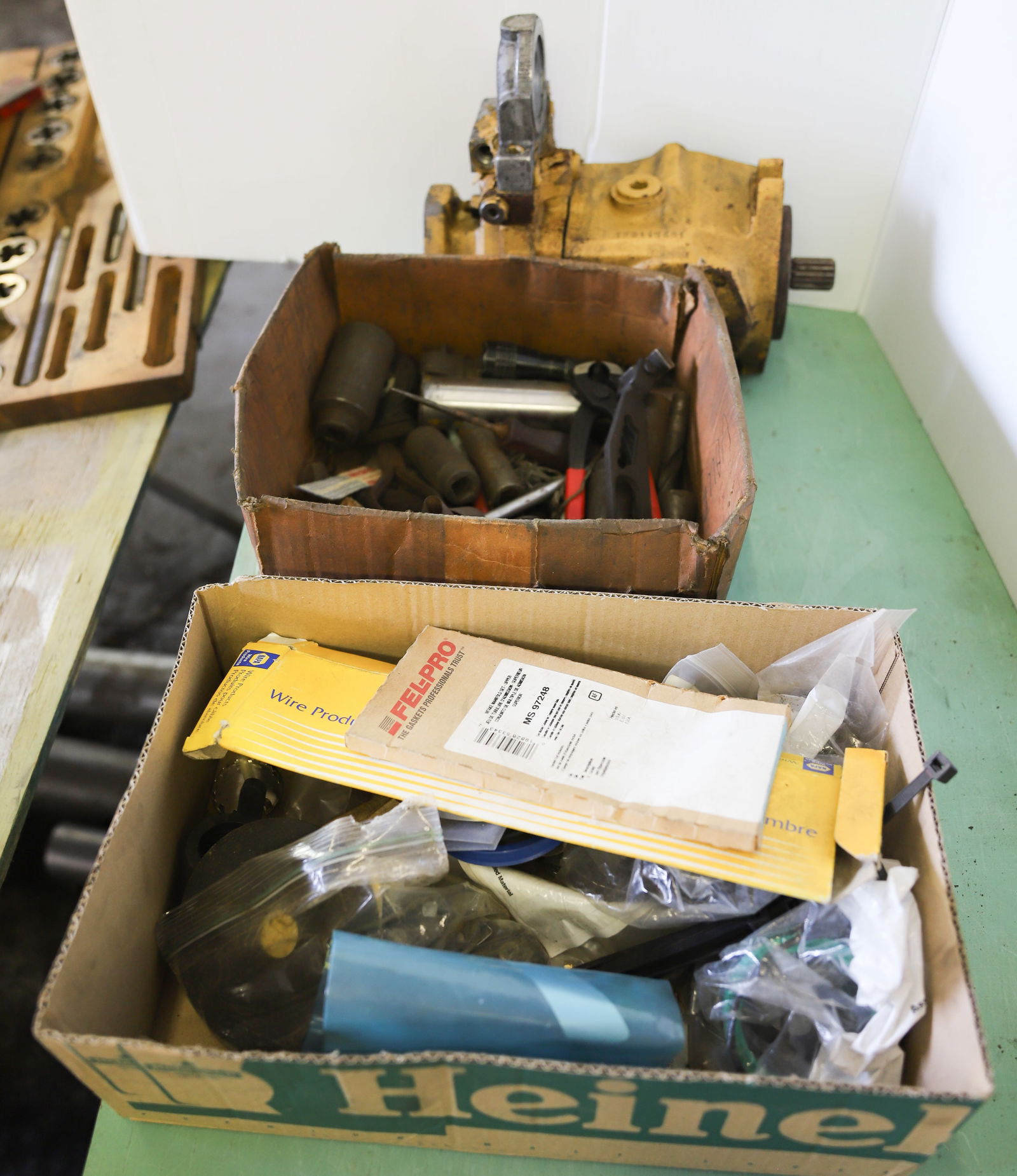 LOT OF MISCELLANEOUS ITEMS: INCLUDING: TOOLS, SUPPLIES, AND MORE. PLEASE READ CAREFULLY - THIS IS AN ONLINE AND ABSENTEE BID ONLY AUCTION. THERE WILL BE A PREVIEW ON SATURDAY AUGUST 17TH FROM 9:00 AM TILL 1:00 PM TO VIEW THE AUC