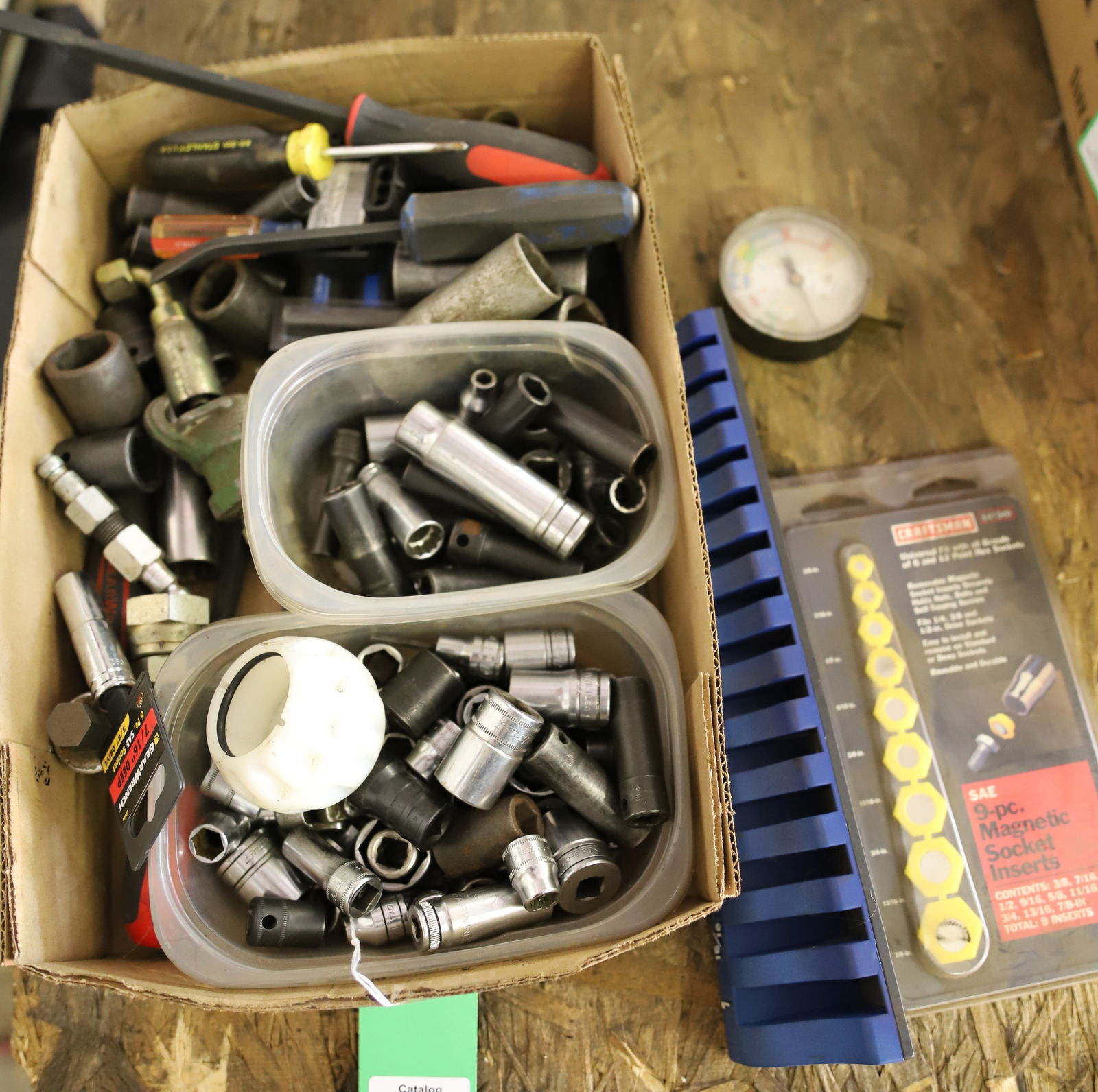 LOT OF TOOLS AND SOCKETS (1 of 3)