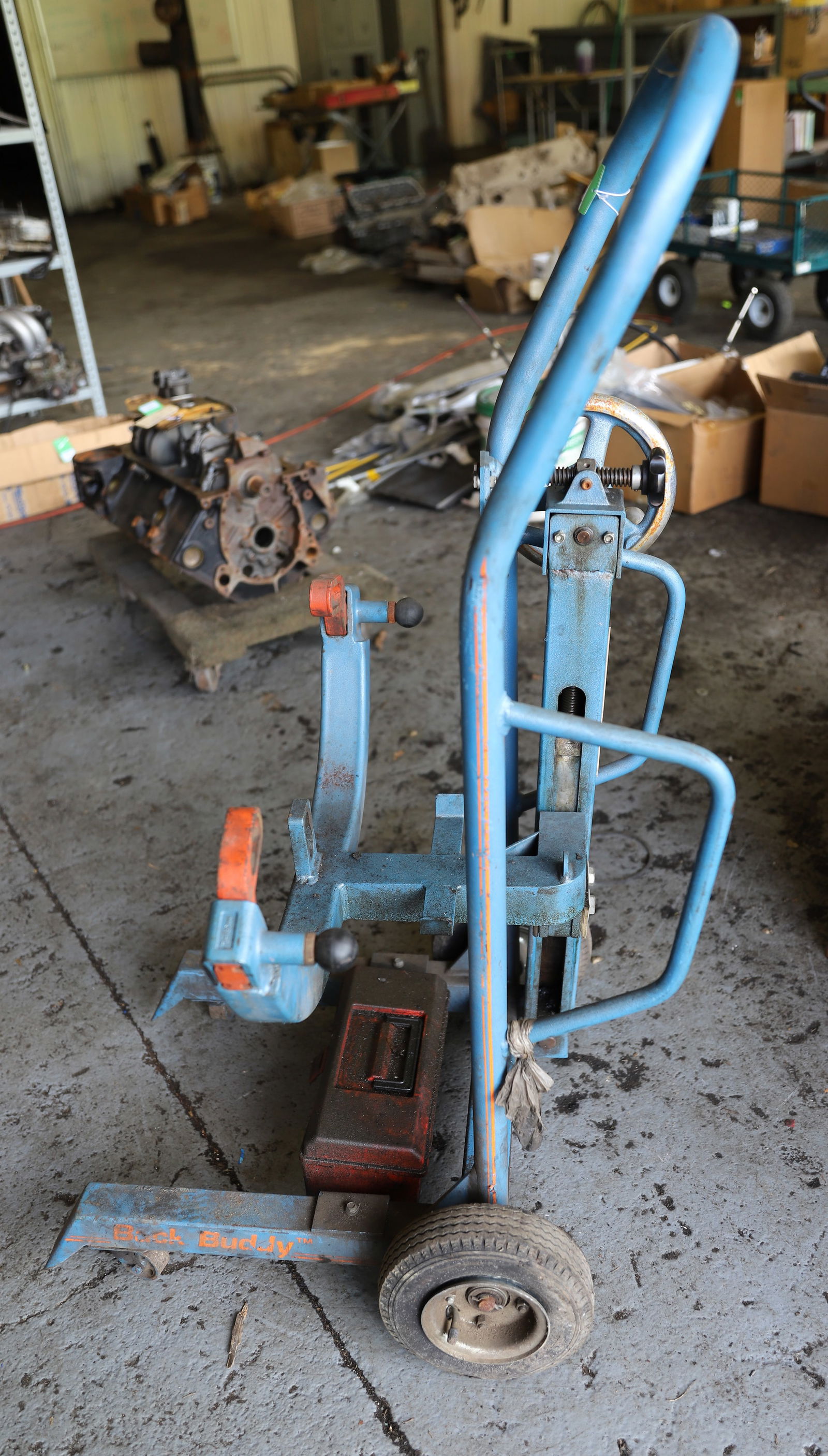 BRAKE DRUM JACK/DOLLY: VERTICAL LIFTING. PLEASE READ CAREFULLY - THIS IS AN ONLINE AND ABSENTEE BID ONLY AUCTION. THERE WILL BE A PREVIEW ON SATURDAY AUGUST 17TH FROM 9:00 AM TILL 1:00 PM TO VIEW THE AUCTION. AT THIS TIME Y