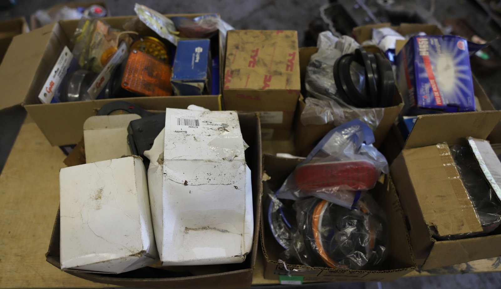 (6) BOXES OF CAR/TRUCK PARTS (1 of 6)