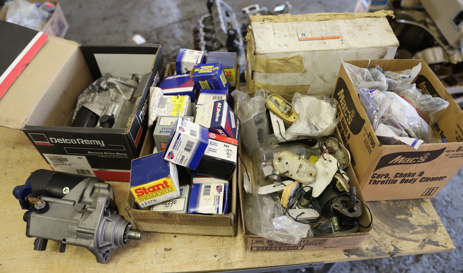 LARGE LOT OF REPLACEMENT PARTS (1 of 6)