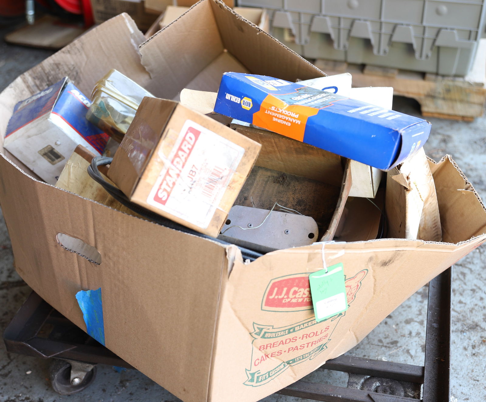 METAL DOLLY AND REPLACEMENT PARTS LOT (1 of 3)