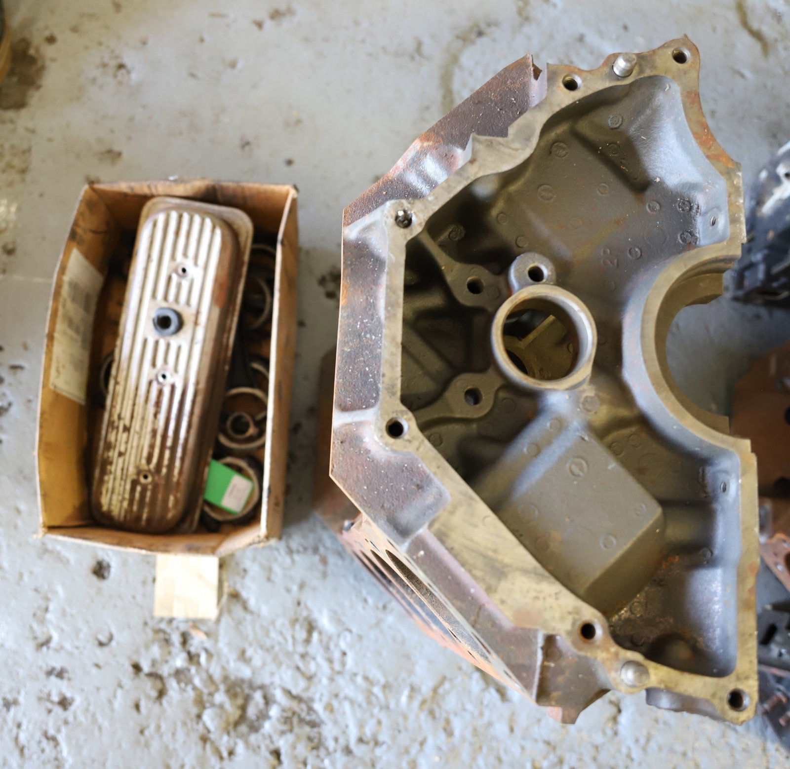 FORD 351W PARTS LOT: SEE PHOTOS. AS-FOUND. PLEASE READ CAREFULLY - THIS IS AN ONLINE AND ABSENTEE BID ONLY AUCTION. THERE WILL BE A PREVIEW ON SATURDAY AUGUST 17TH FROM 9:00 AM TILL 1:00 PM TO VIEW THE AUCTION. AT THIS TI