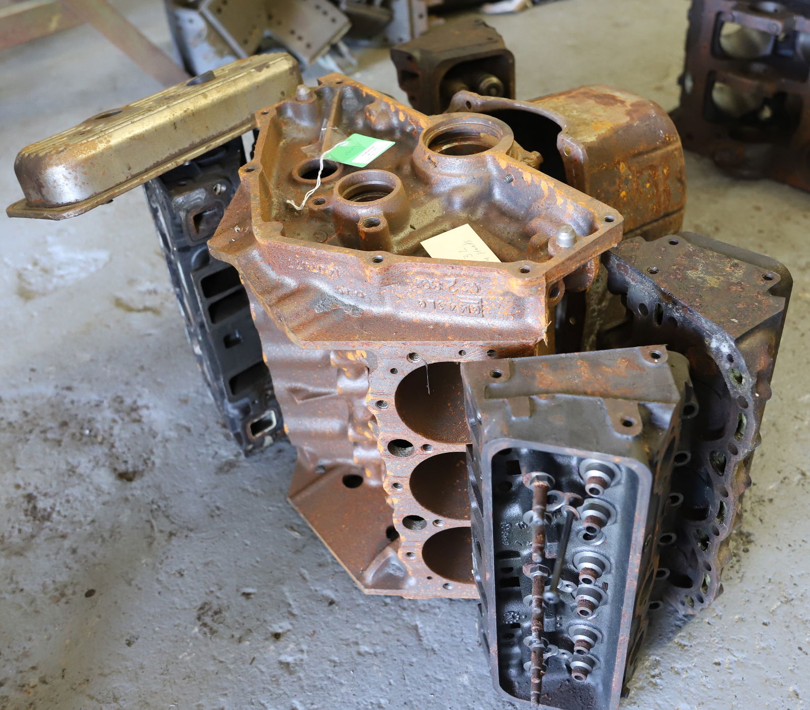 CHEVY 4.3L WITH 4 HEADS (1 of 3)