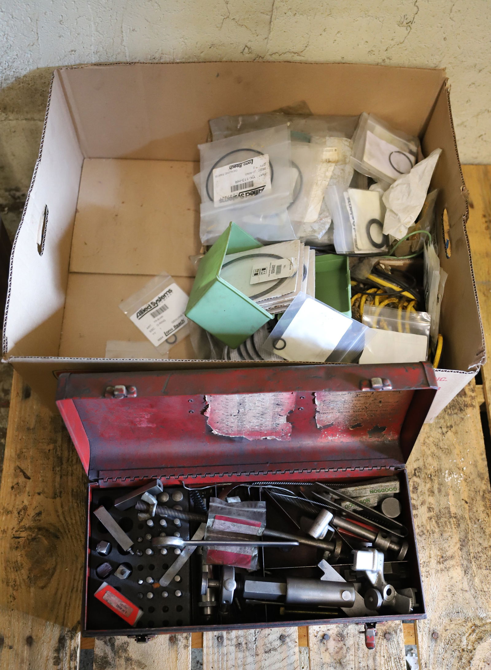 TOOL BOX AND CONTENTS (1 of 3)