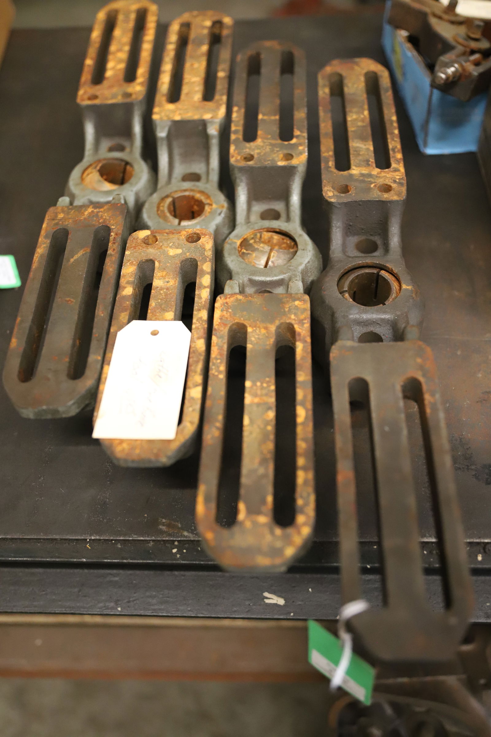 (4) PIECE LATHE TOOL (1 of 2)