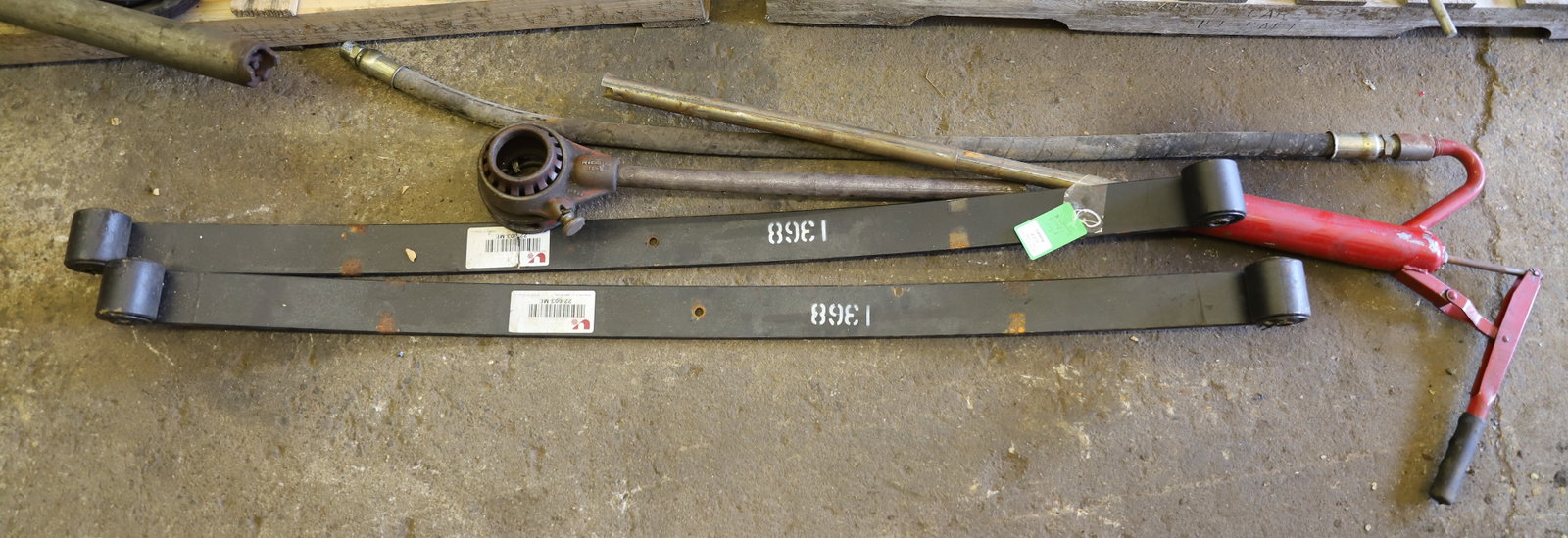 2 LEAF SPRINGS: 2 LEAF SPRINGS, HAND PUMP, RIGID TOOL PLEASE READ CAREFULLY - THIS IS AN ONLINE AND ABSENTEE BID ONLY AUCTION. THERE WILL BE A PREVIEW ON SATURDAY AUGUST 17TH FROM 9:00 AM TILL 1:00 PM TO VIEW THE AUC