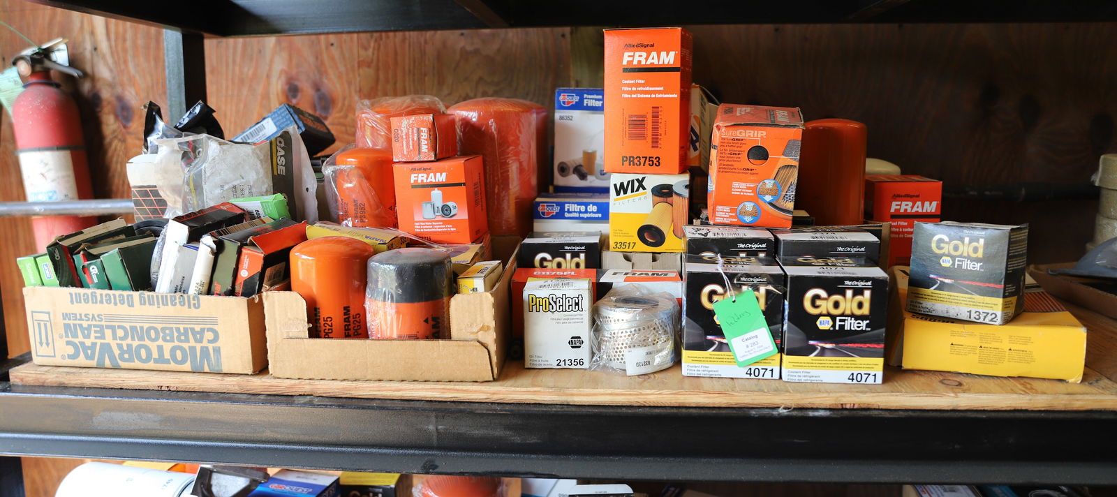 LARGE LOT OF FILTERS (1 of 3)