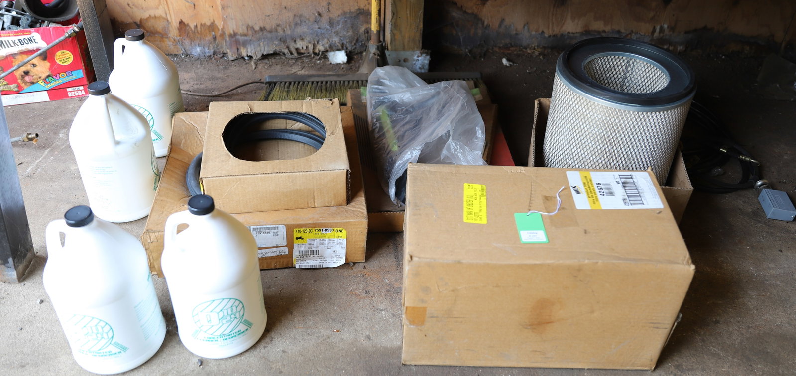 LOT OF AUTO PARTS: INCL. FILTERS, GASKETS, DEGREASER PLEASE READ CAREFULLY - THIS IS AN ONLINE AND ABSENTEE BID ONLY AUCTION. THERE WILL BE A PREVIEW ON SATURDAY AUGUST 17TH FROM 9:00 AM TILL 1:00 PM TO VIEW THE AUCTION