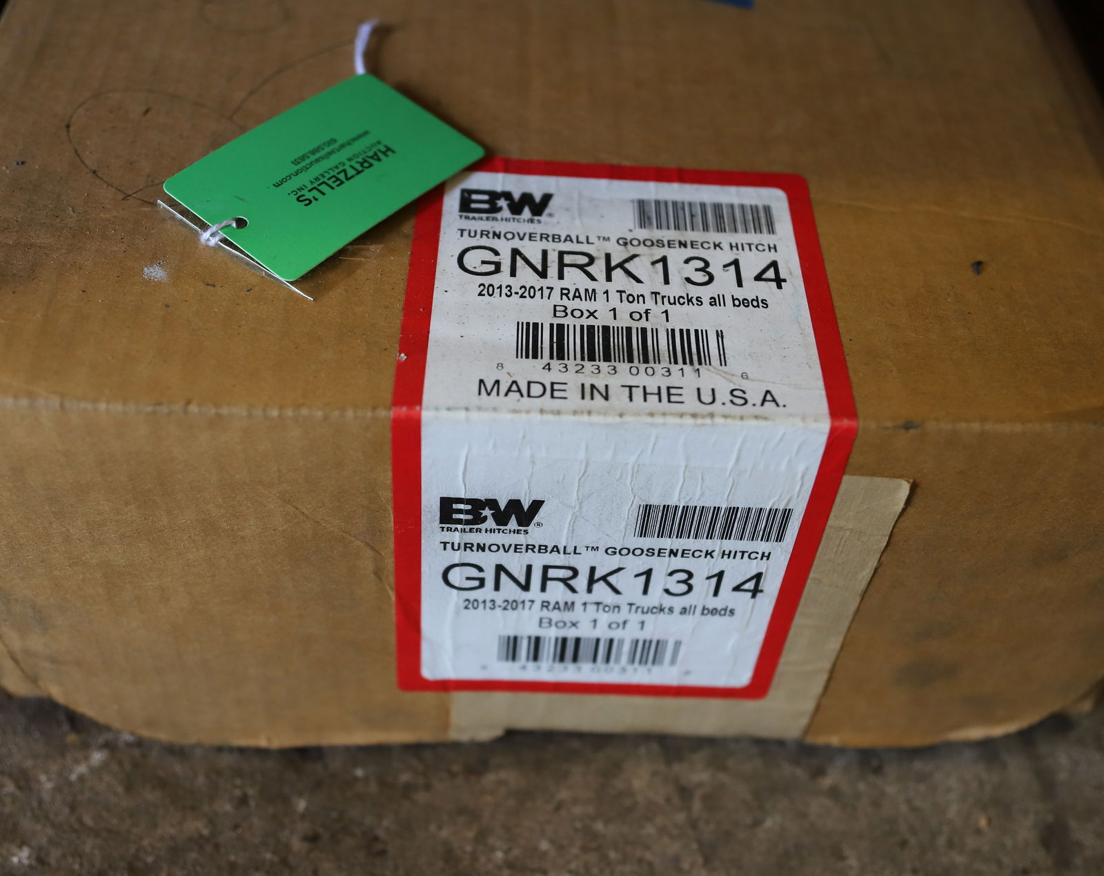 TRAILER HITCH (1 of 2)