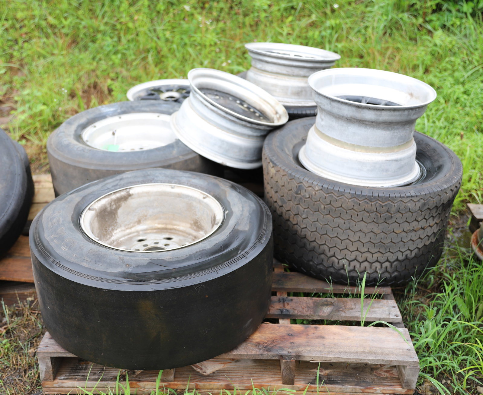 LOT OF TIRES AND RIMS: FOUR TIRES INCLUDING: MICKEY THOMPSON . FOUR EXTRA RIMS. PLEASE READ CAREFULLY - THIS IS AN ONLINE AND ABSENTEE BID ONLY AUCTION. THERE WILL BE A PREVIEW ON SATURDAY AUGUST 17TH FROM 9:00 AM TILL 1:00