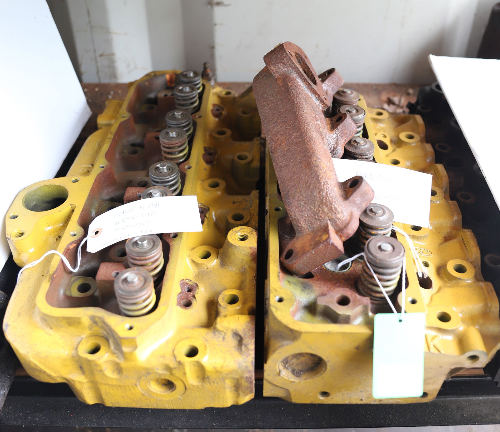 FORD THREE AND FOUR CYLINDER HEADS (1 of 3)