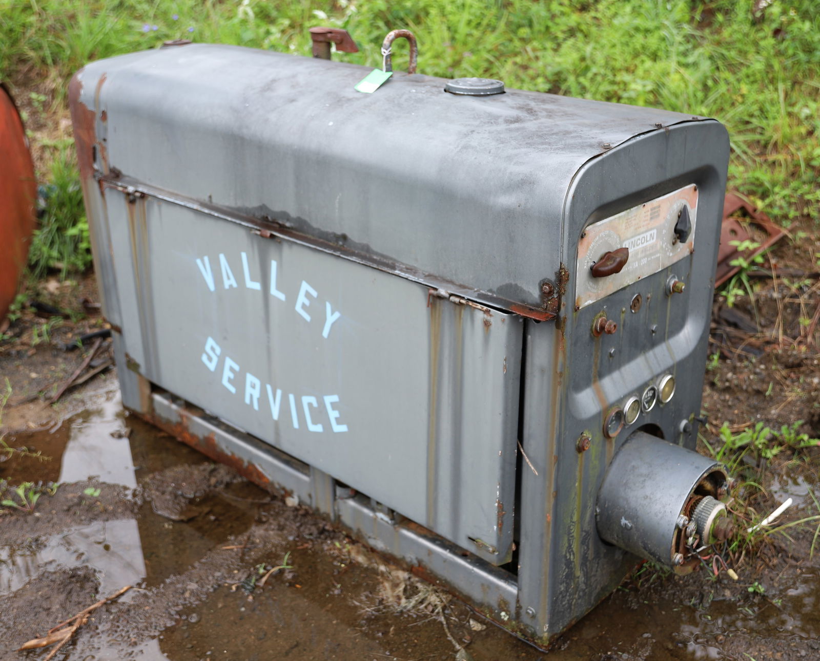 LINCOLN WELDER (1 of 4)