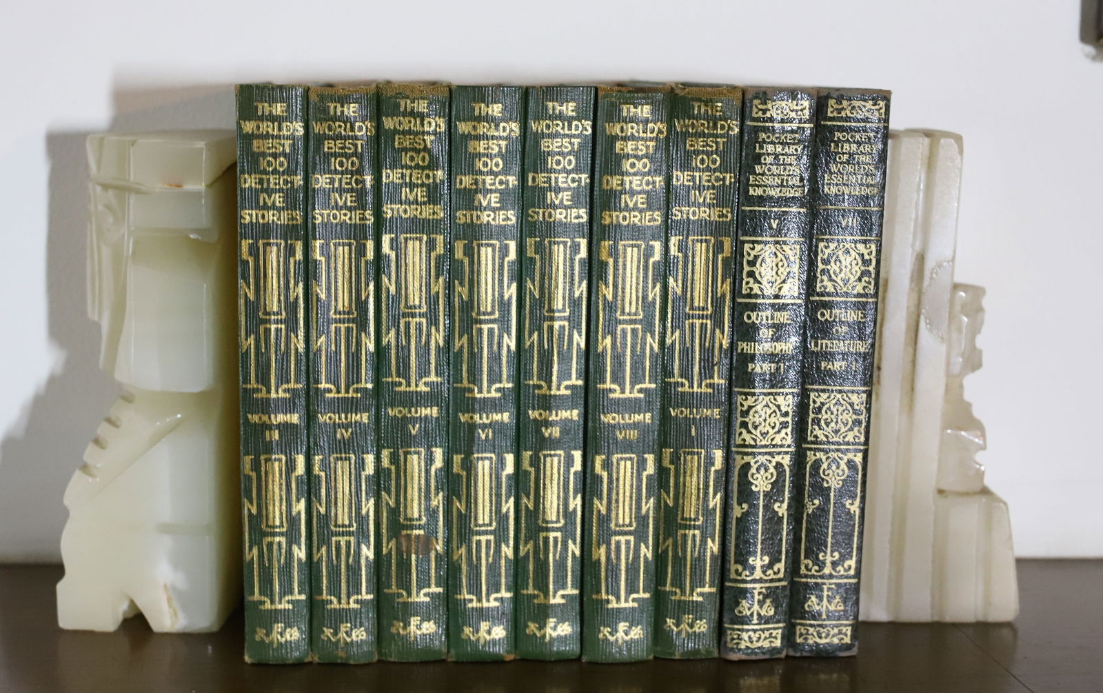 (2) PAIR ONYX BOOKENDS: WITH MAYAN MOTIF AND VOLUME SET OF FICTION FUNK & WAGNALLS PLEASE READ CAREFULLY – THIS IS AN ONSITE ONLINE ONLY AUCTION. The Address is 206 Market St. Bangor, Pa. 18013