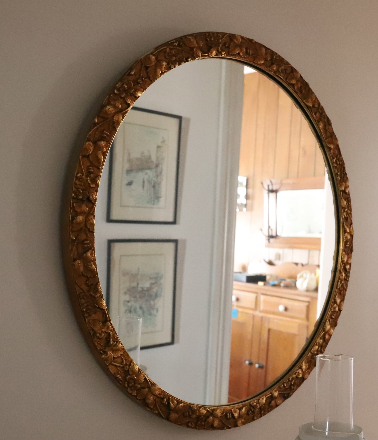 ROUND WALL MIRROR: GOLD GESSO FRAME 26 1/2"DIA PLEASE READ CAREFULLY – THIS IS AN ONSITE ONLINE ONLY AUCTION. The Address is 206 Market St. Bangor, Pa. 18013