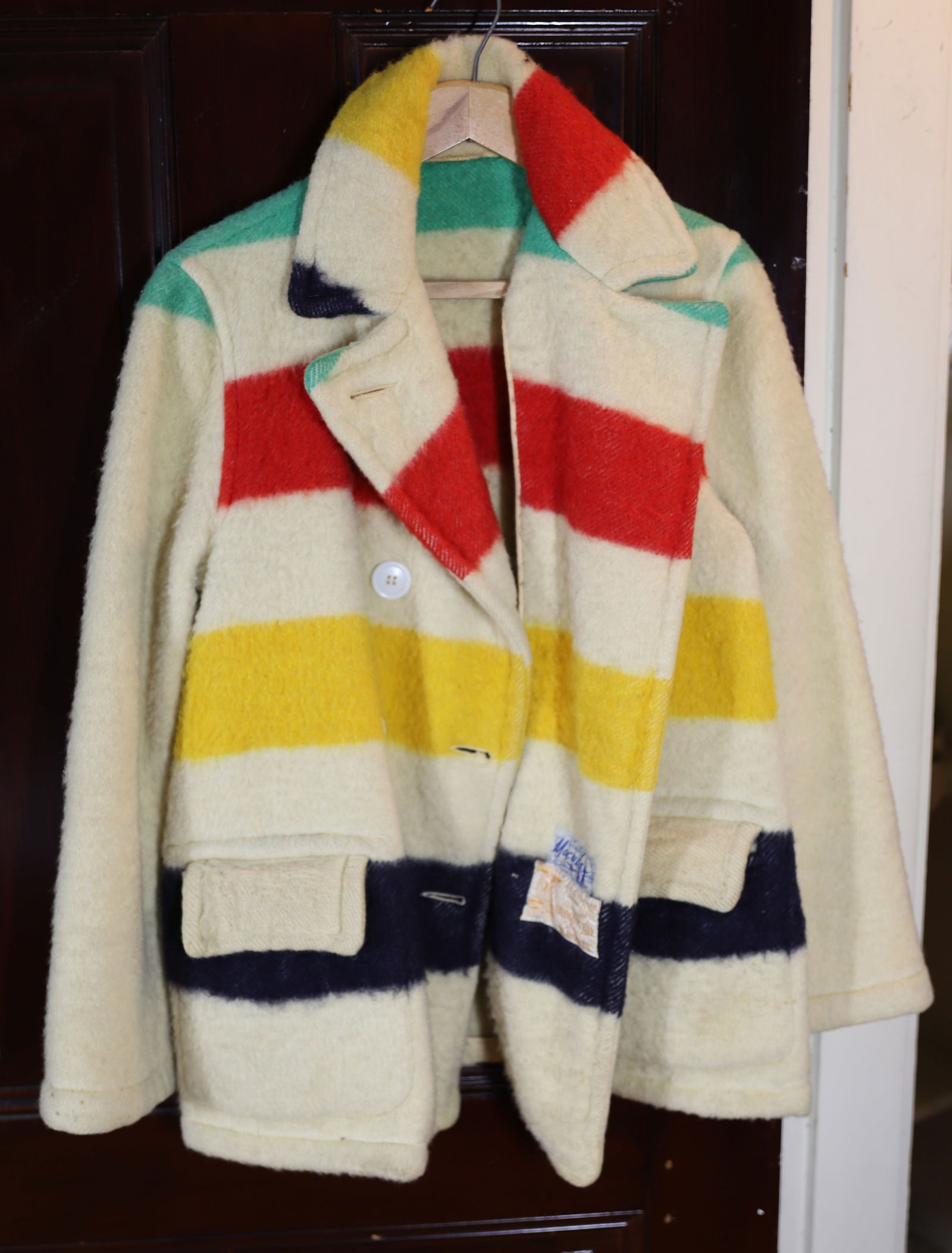 VINTAGE HUDSON BAY COAT: STYLED BY MCWIL OF NEW YORK 17" W X 28" PLEASE READ CAREFULLY – THIS IS AN ONSITE ONLINE ONLY AUCTION. The Address is 206 Market St. Bangor, Pa. 18013