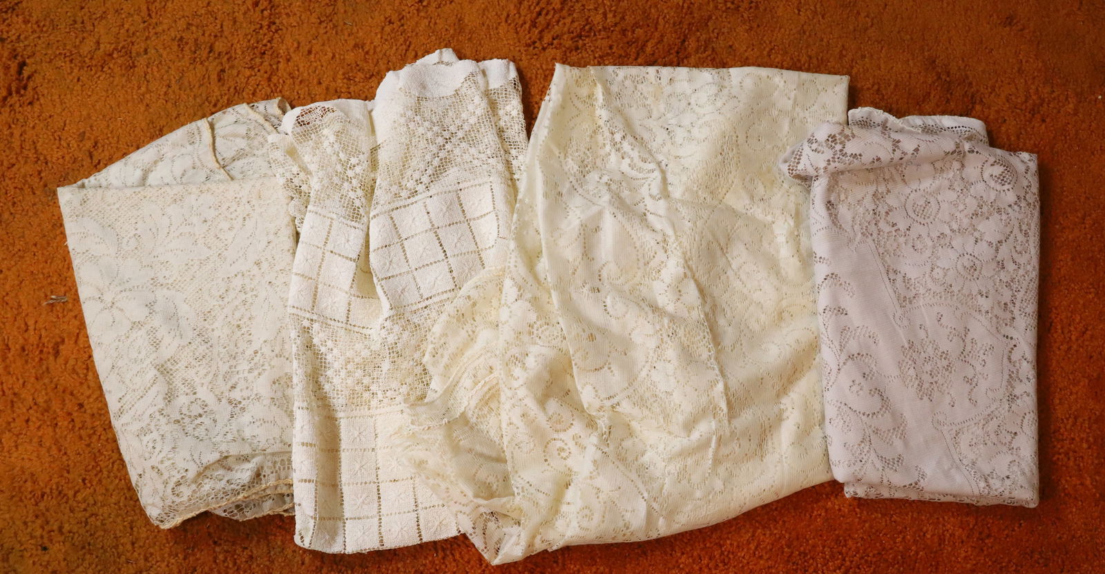 (4) LACE TABLECLOTHS: CHAMPAGNE, OFF WHITE COLORS DIFFERENT SIZES PLEASE READ CAREFULLY – THIS IS AN ONSITE ONLINE ONLY AUCTION. The Address is 206 Market St. Bangor, Pa. 18013