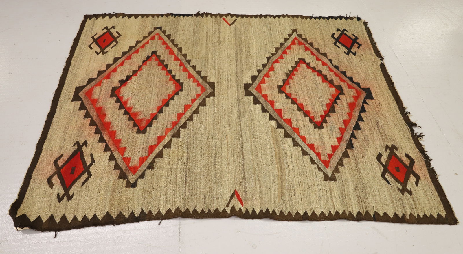 VINTAGE NATIVE AMERICAN RUG (1 of 4)