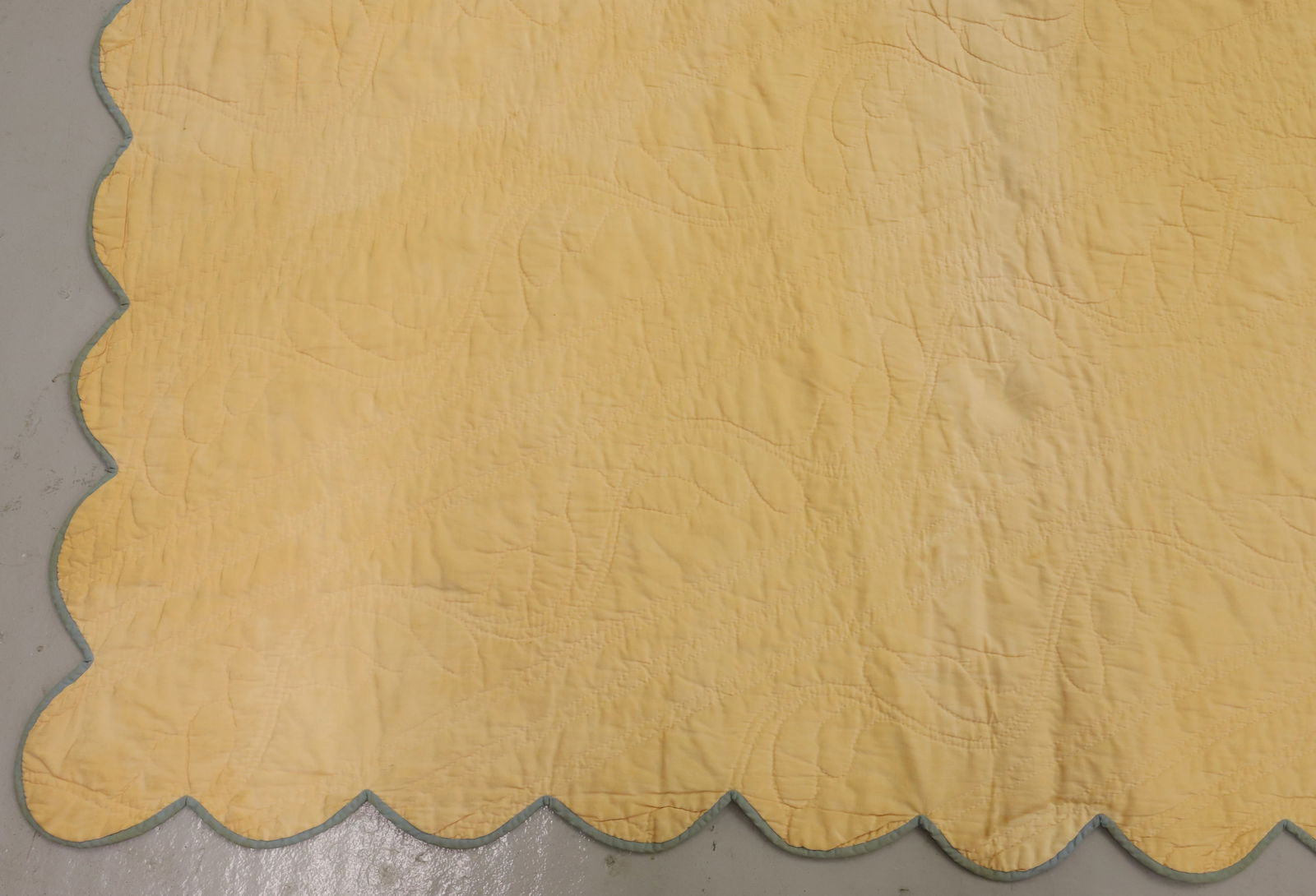 HAND STITCHED QUILT WITH SCALLOPED EDGING (1 of 5)