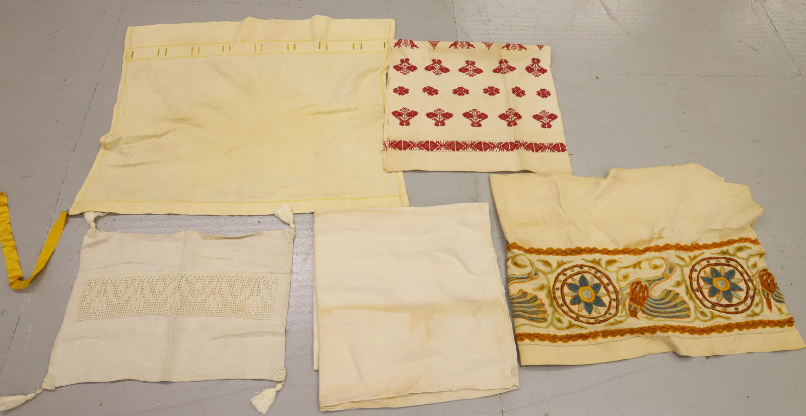 LOT OF VINTAGE TEXTILES: PILLOW SHAM, EMBROIDERY AND MORE. PLEASE READ CAREFULLY - Terms for Purchasing and Shipping of Auction Items. Please read carefully before bidding. All payments for purchases will be made through Live