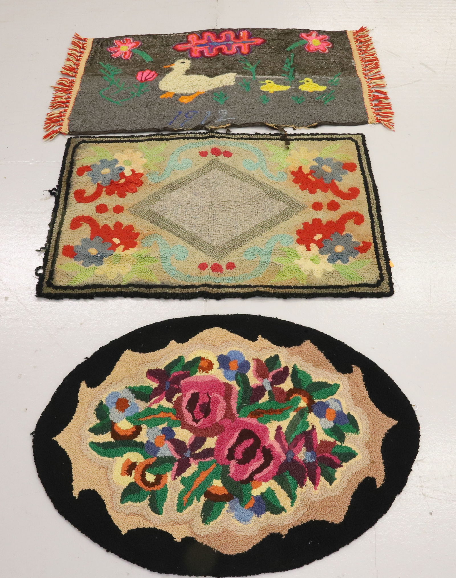 LOT OF (3) VINTAGE HOOKED RUGS (1 of 7)