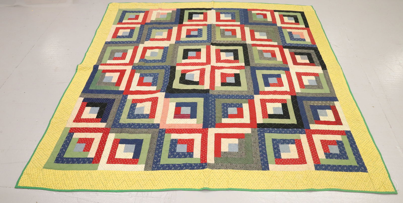 VINTAGE HAND STITCHED QUILT (1 of 4)