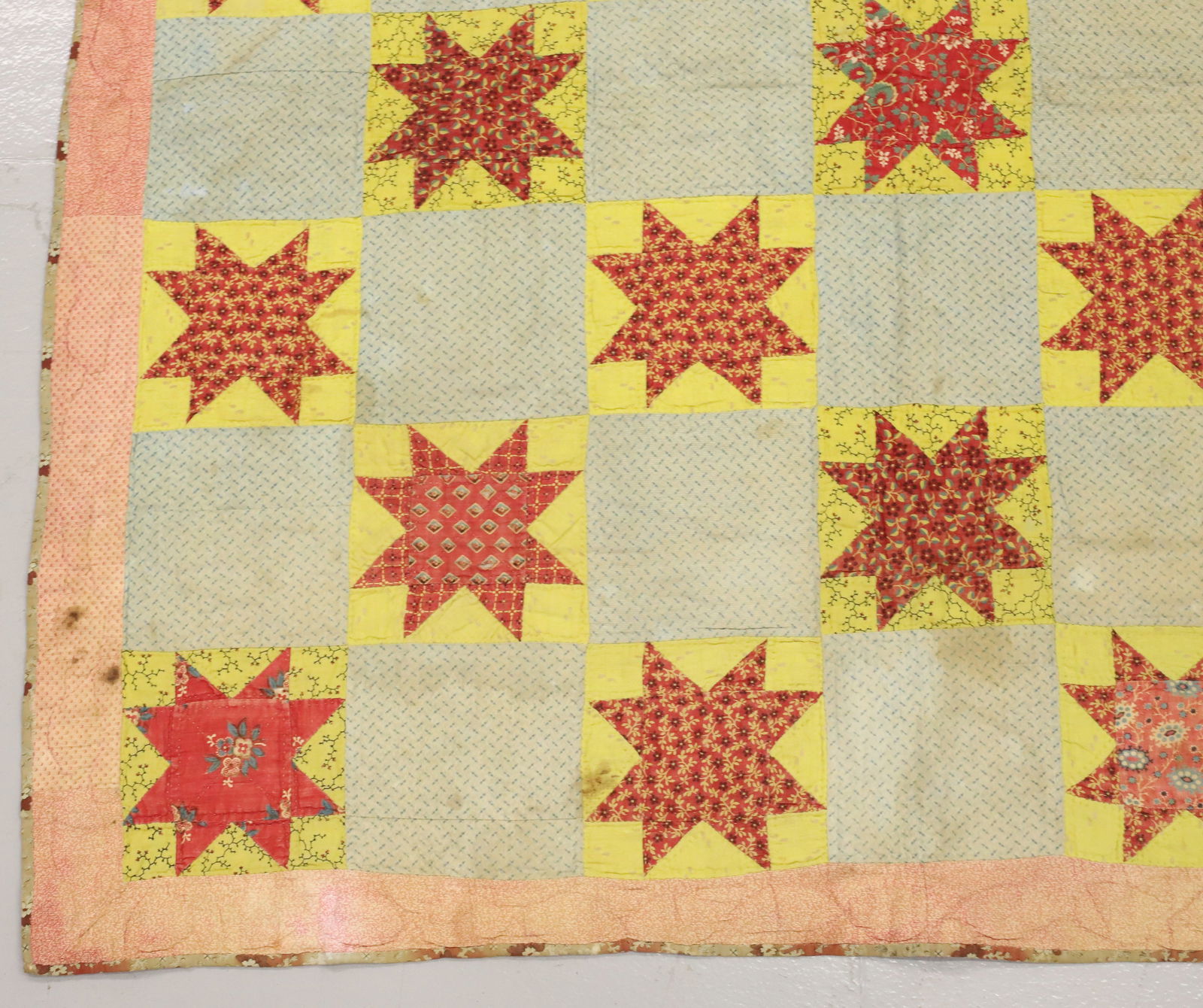 ANTIQUE CRIB QUILT (1 of 3)