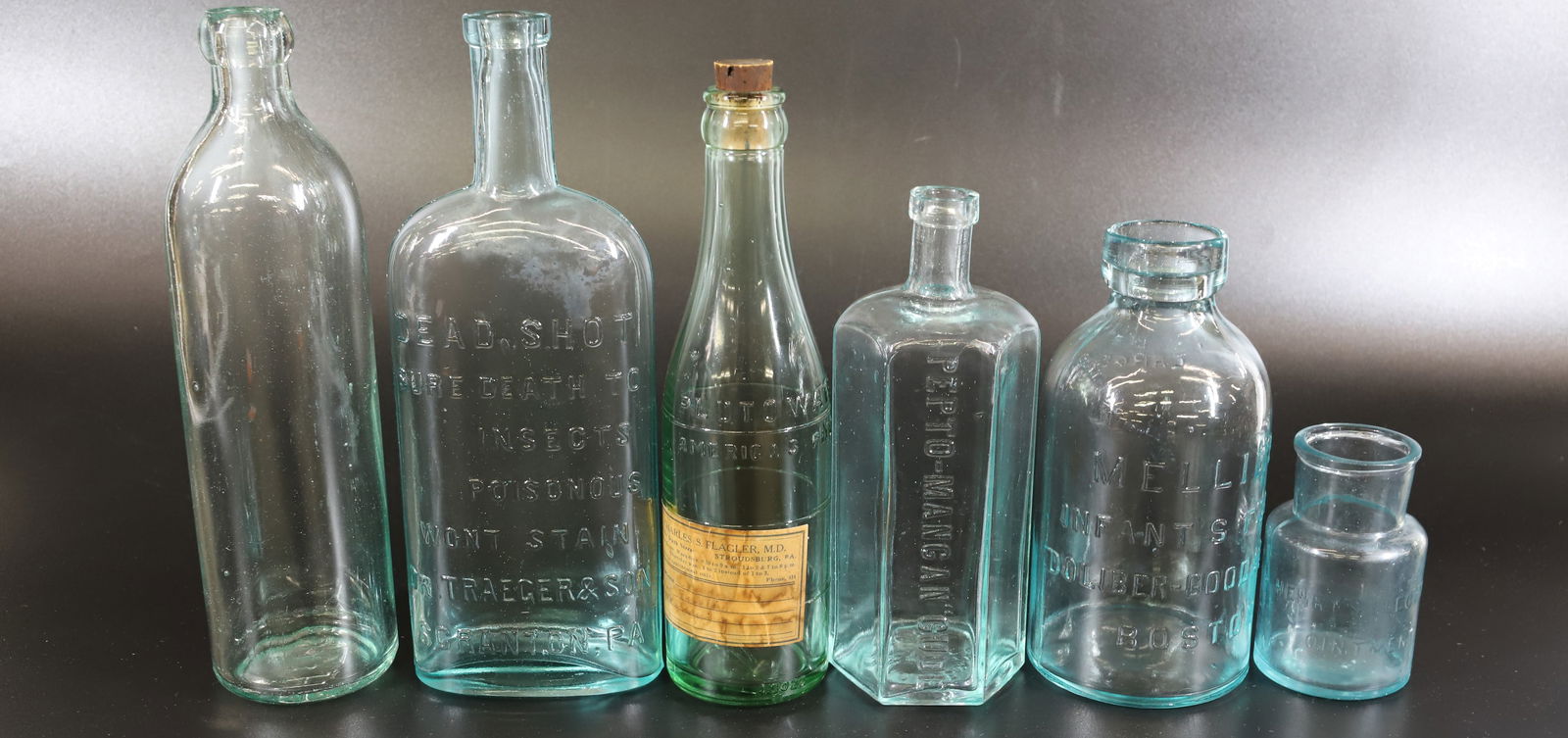 LOT OF ANTIQUE BOTTLES (1 of 4)