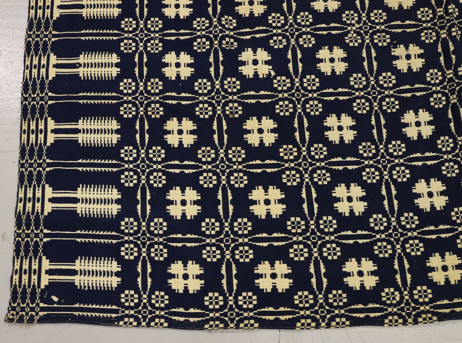 19TH C. TWO-PIECE COVERLET (1 of 6)