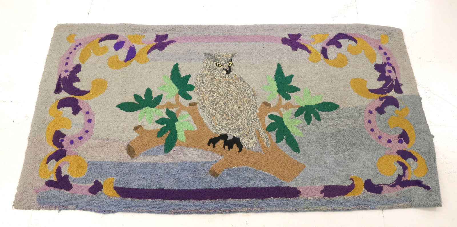 FOLK ART HOOKED RUG (1 of 3)