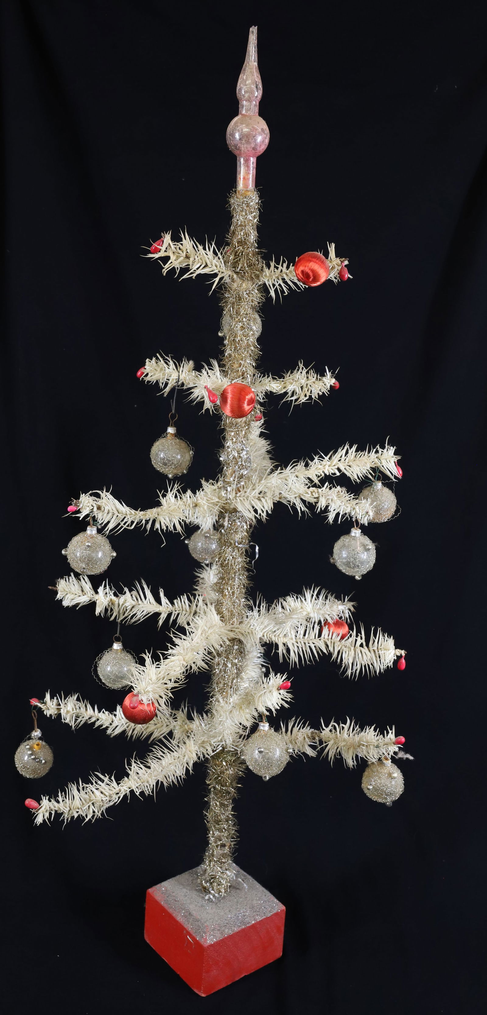 ANTIQUE CHRISTMAS FEATHER TREE (1 of 4)