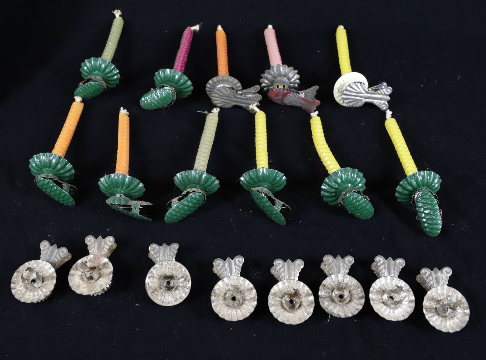 LOT OF TIN "SHELL" AND "PINECONE" TREE CANDLE CLIPS (1 of 2)