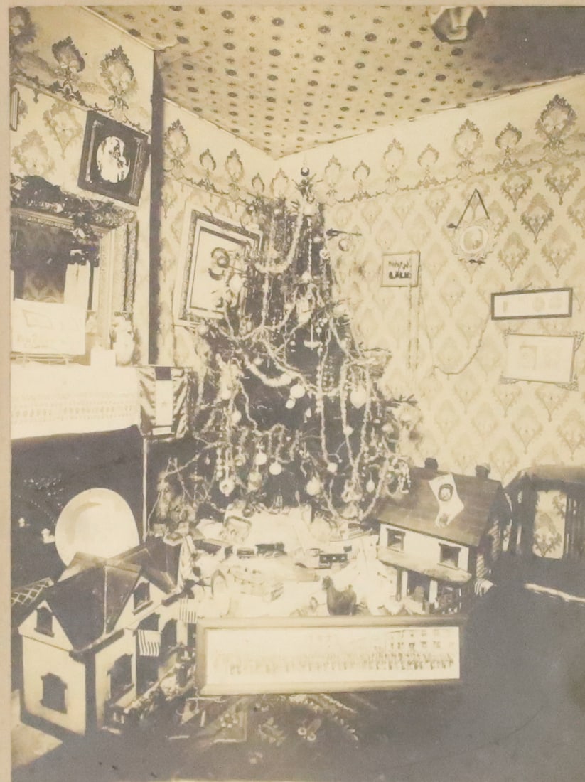 FRAMED CHRISTMAS PHOTOGRAPH (1 of 4)