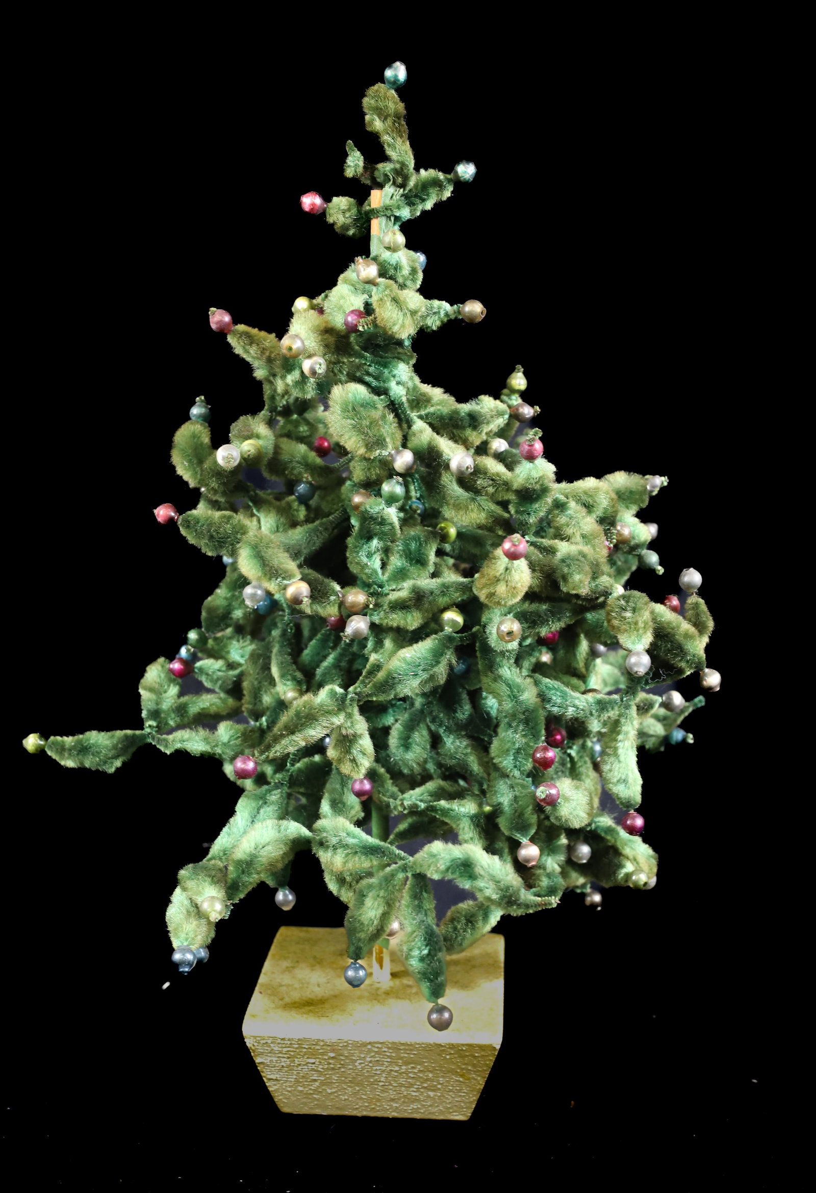 VINTAGE CHENILLE CHRISTMAS TREE (1 of 3)