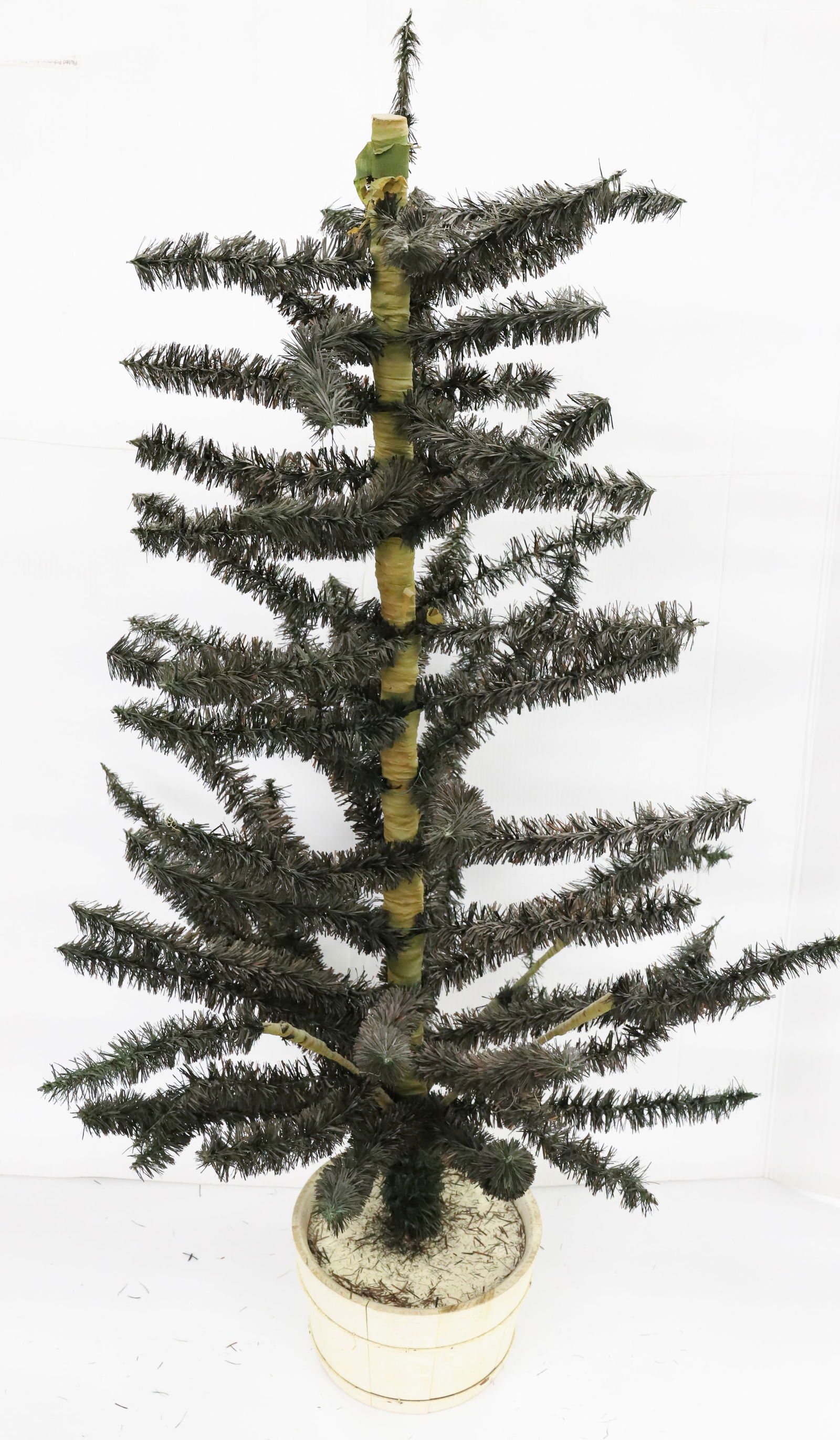 LARGE ARTIFICIAL CHRISTMAS TREE (1 of 4)