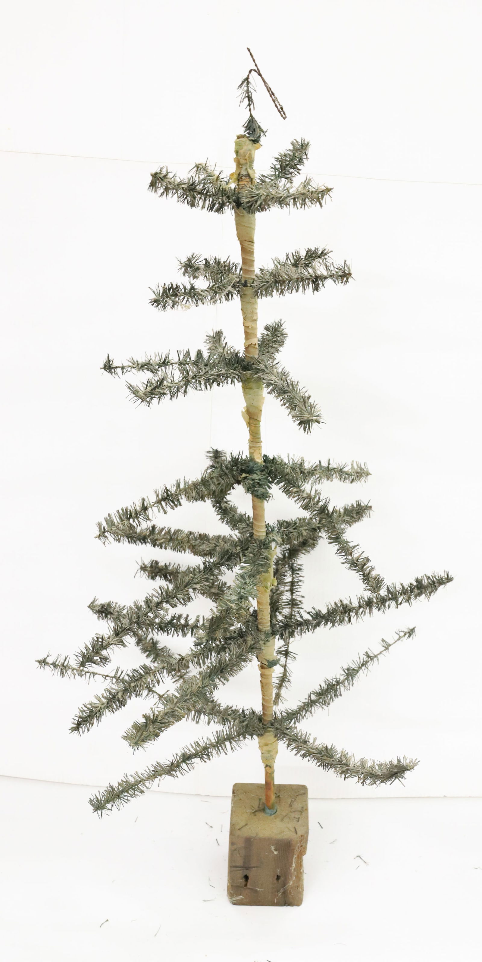 ANTIQUE CHRISTMAS FEATHER TREE (1 of 3)